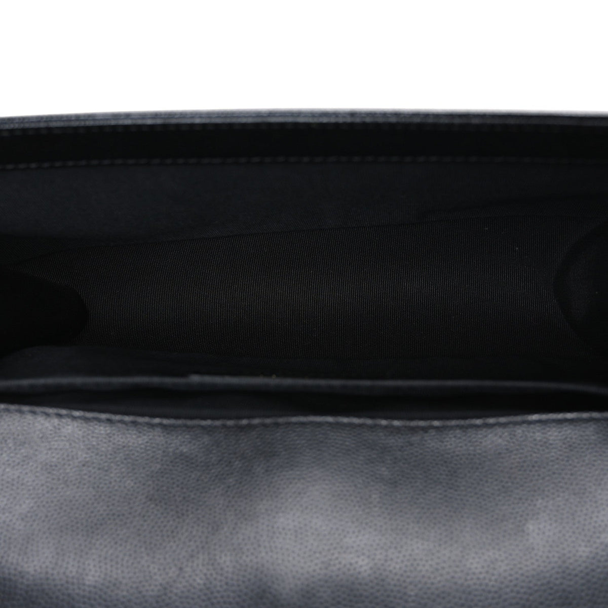 Caviar Quilted Medium Boy Flap Black