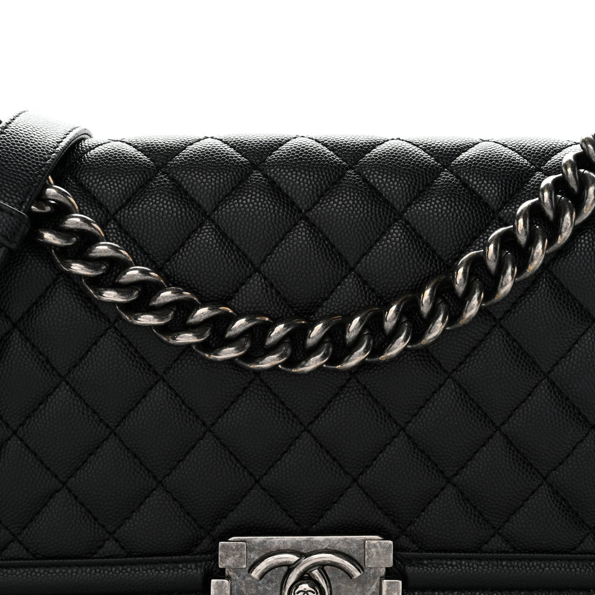 Caviar Quilted Medium Boy Flap Black