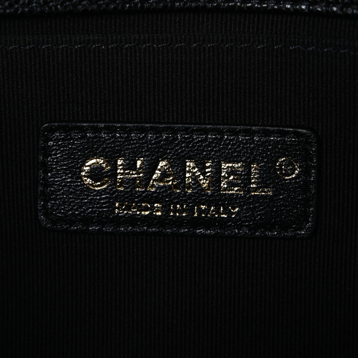 Caviar Quilted Medium Boy Flap Black
