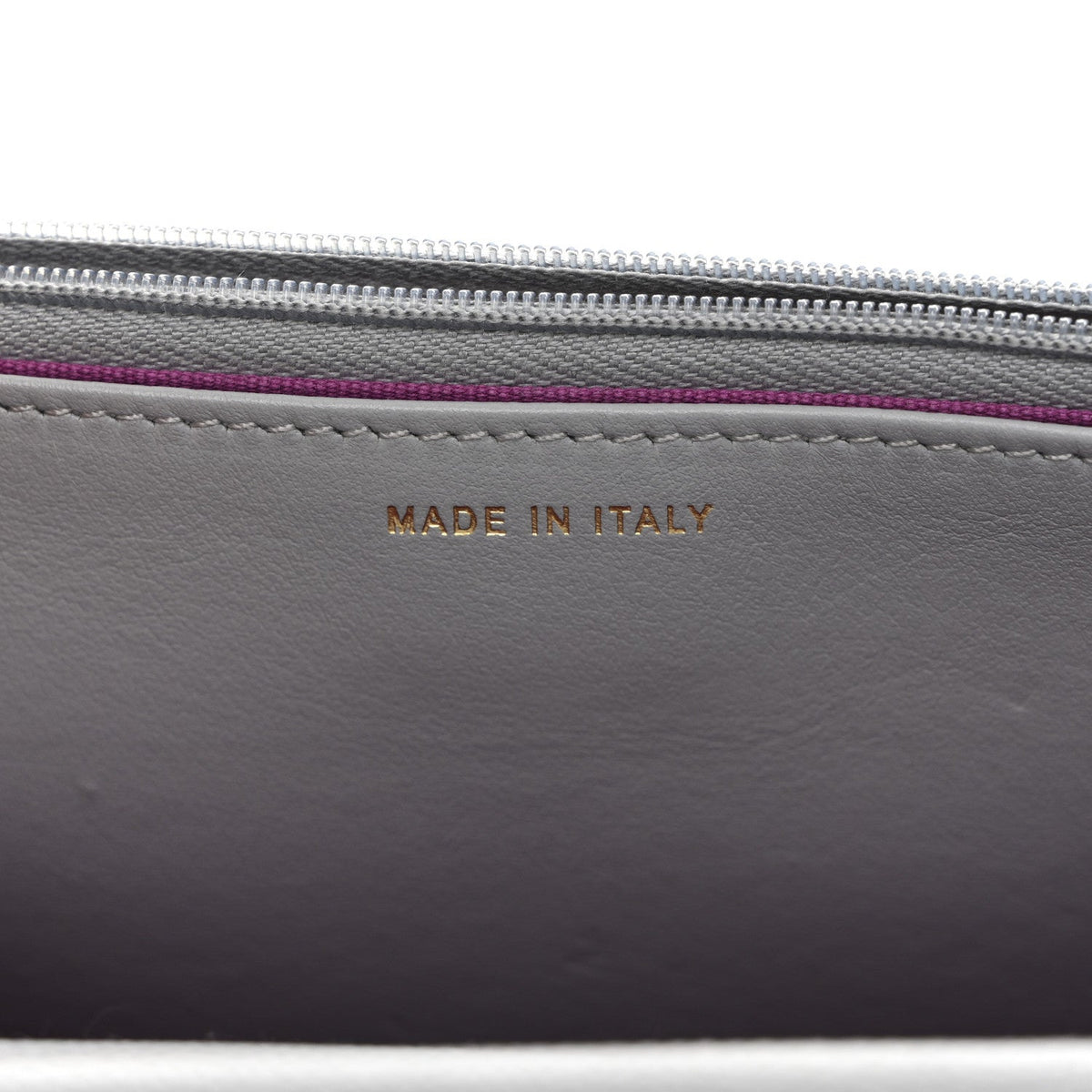 Caviar Quilted Textured CC Wallet On Chain WOC Grey