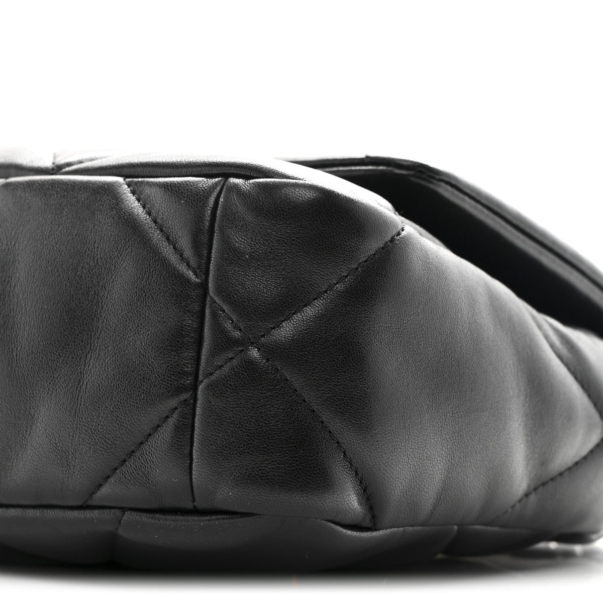 Lambskin Quilted Medium Chanel 19 Flap Black