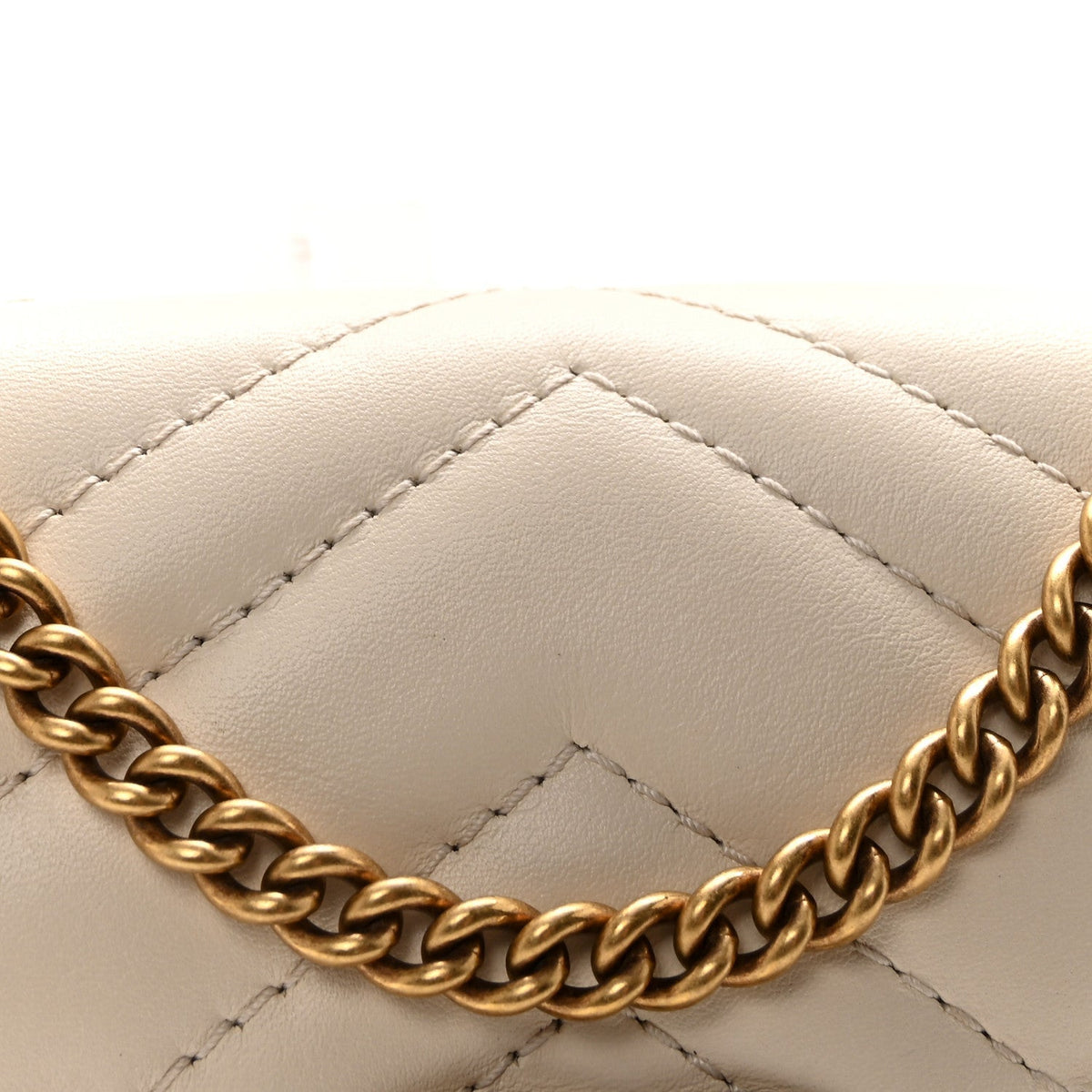 Calfskin Matelasse Super Mini GG Marmont Shoulder Bag White