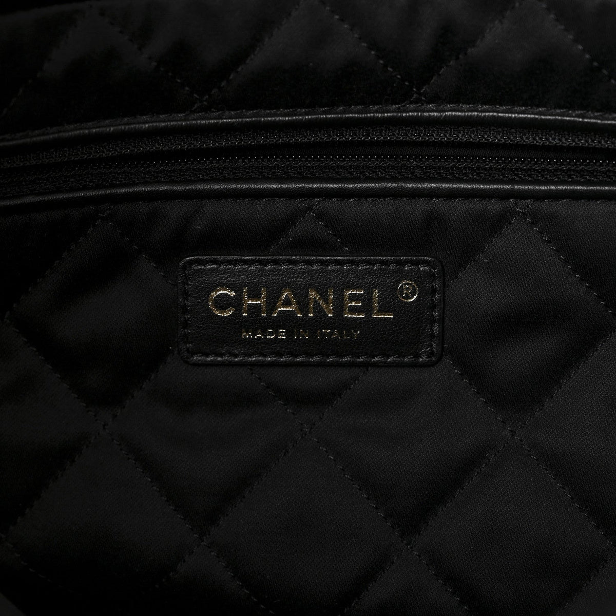 Shiny Calfskin Quilted Small Chanel 22 Black