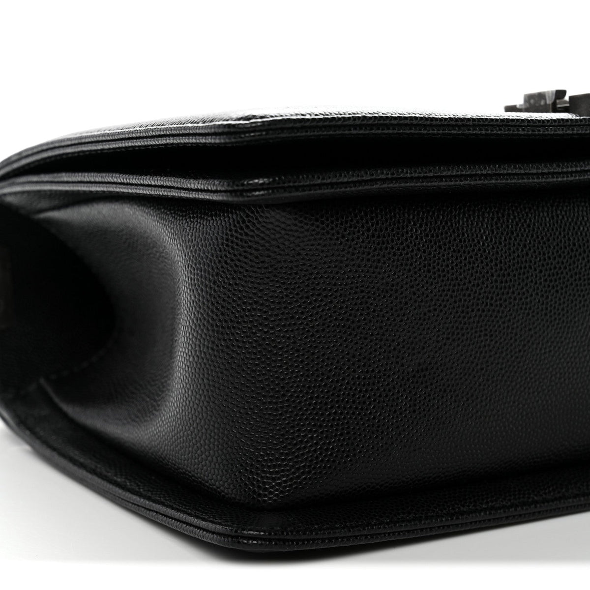 Caviar Quilted Medium Boy Flap Black