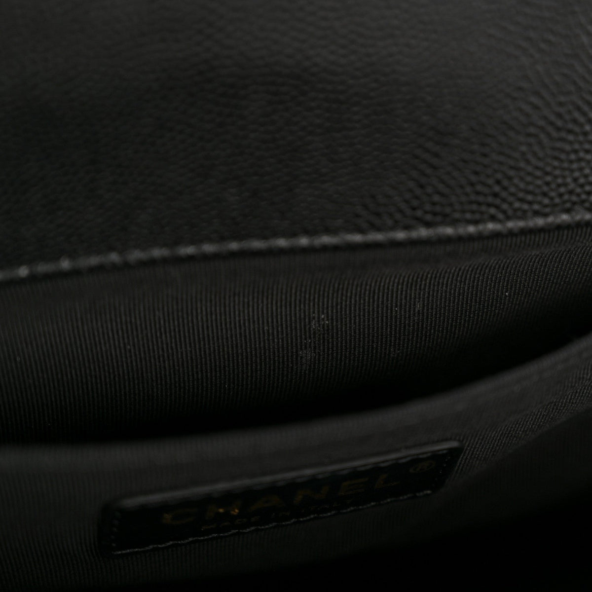 Caviar Quilted Medium Boy Flap Black