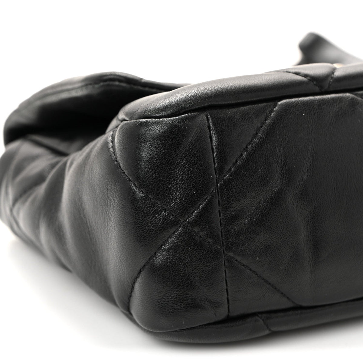 Lambskin Quilted Medium Chanel 19 Flap Black