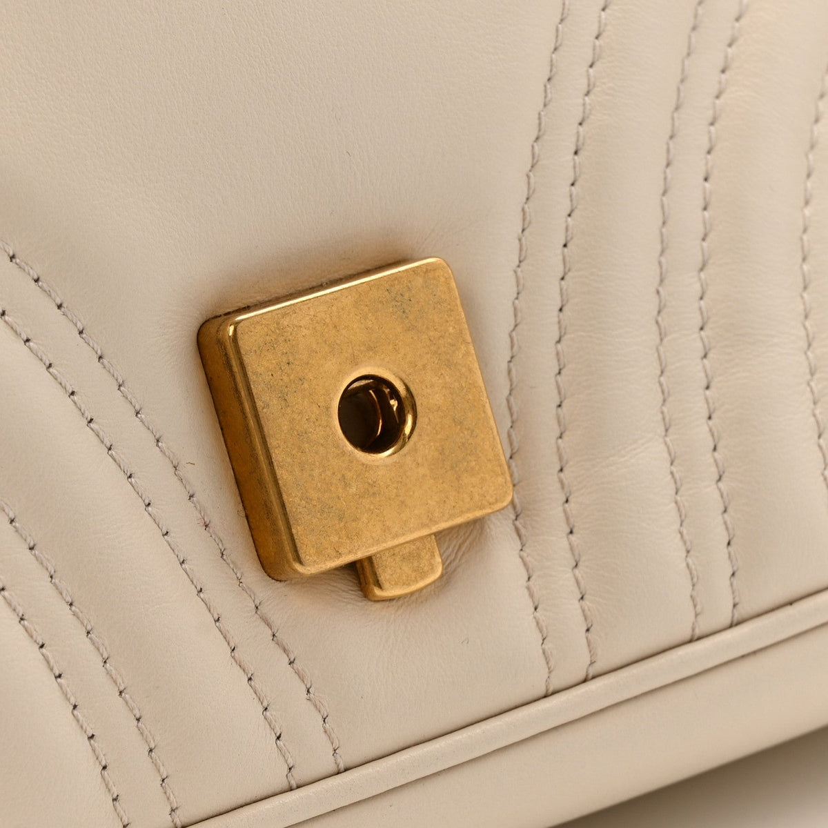 Calfskin Matelasse Small GG Marmont Shoulder Bag White