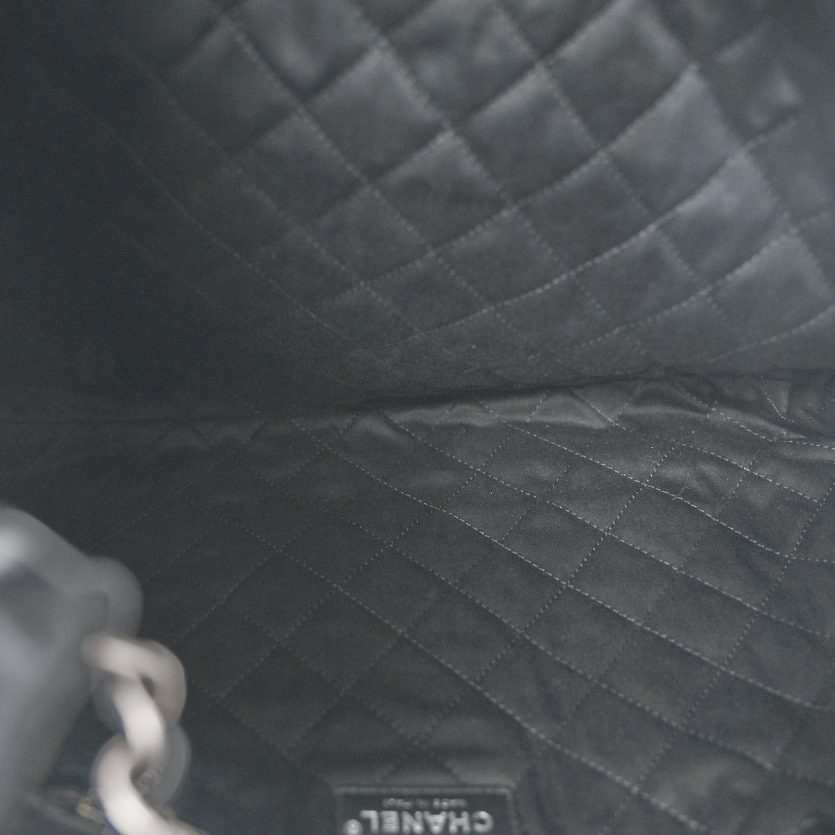 Shiny Calfskin Quilted Chanel 22 Black