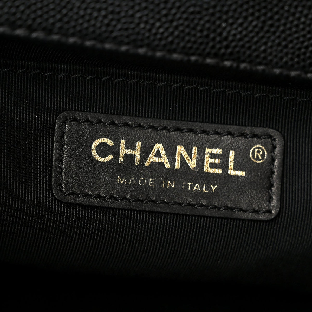 Caviar Quilted Medium Boy Flap Black