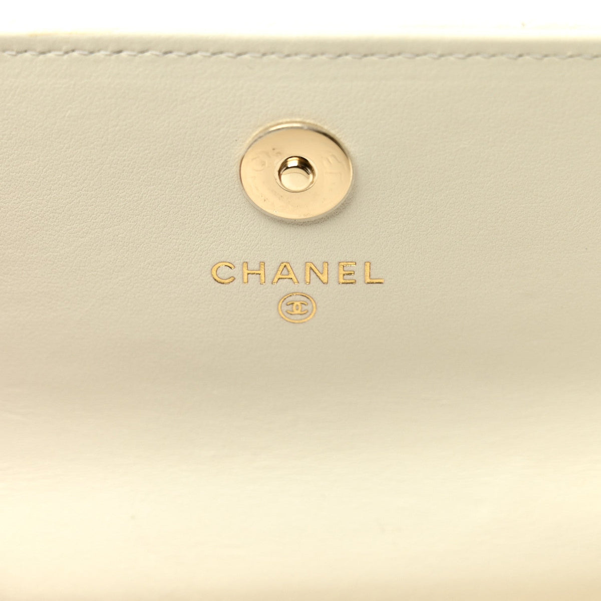 Calfskin Quilted Mini Maxi Pearls Wallet On Chain WOC White