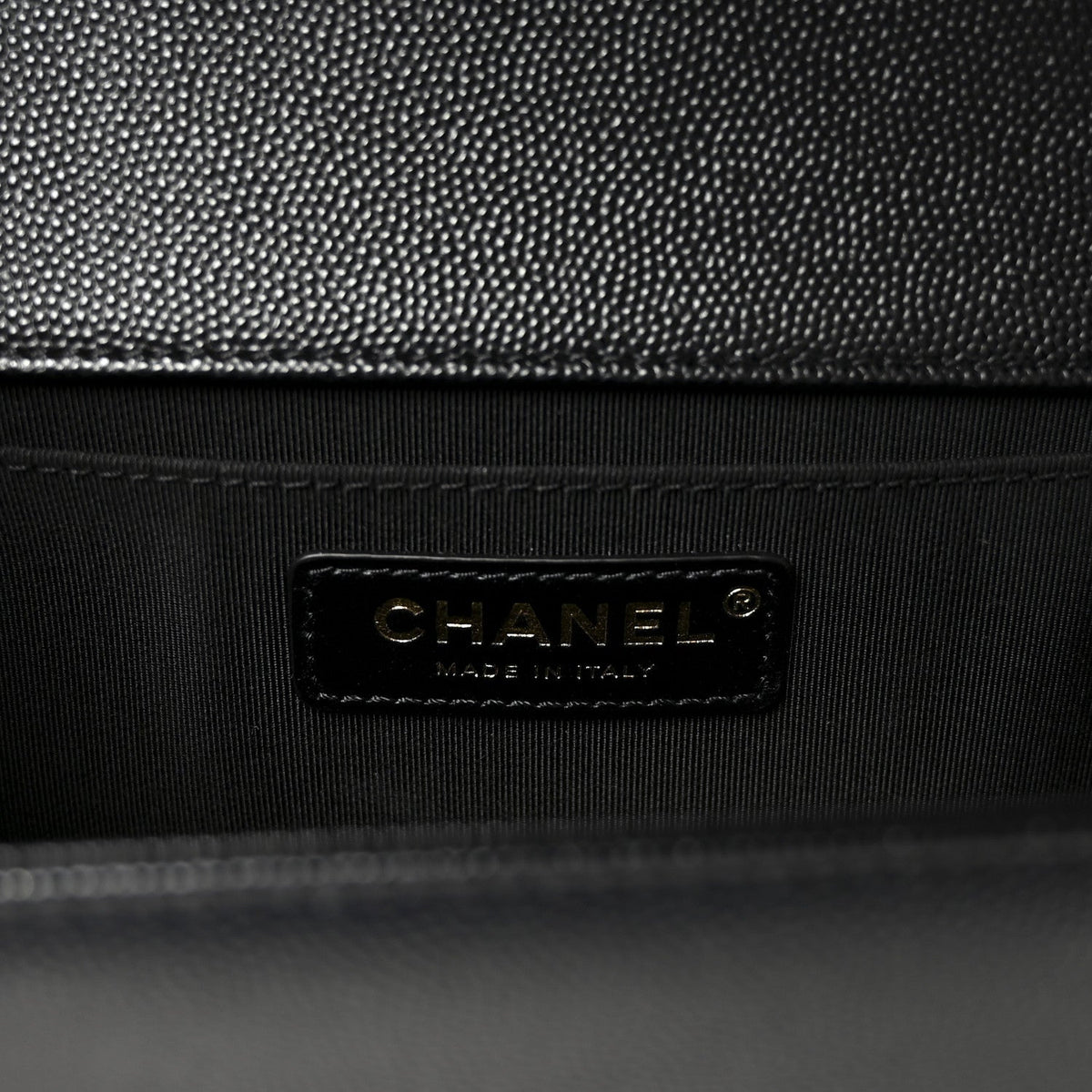 Caviar Quilted Medium Boy Flap Black