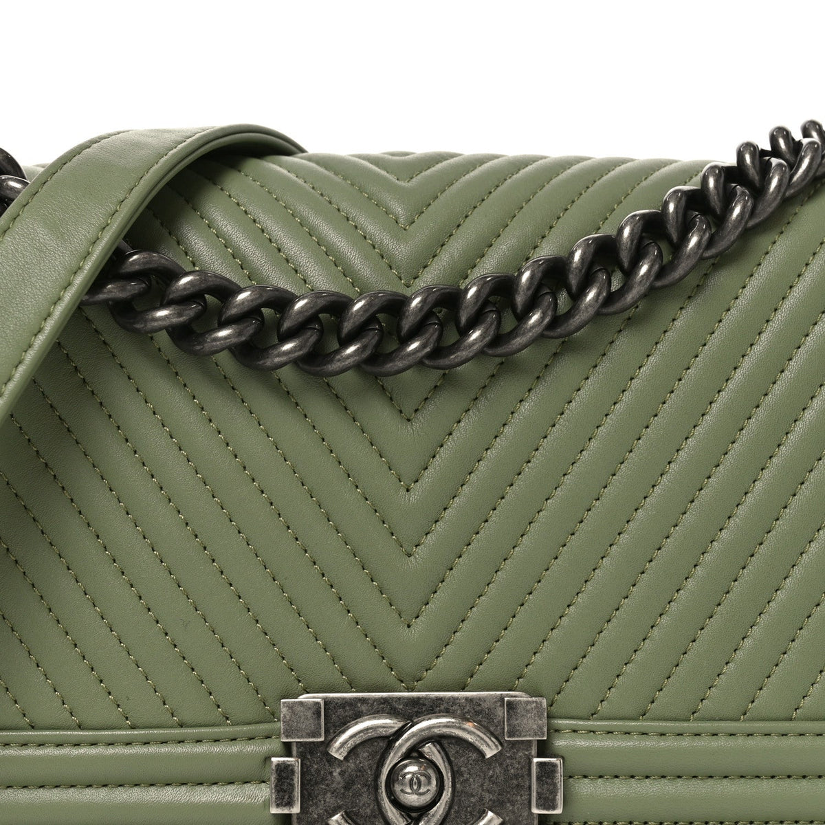 Calfskin Chevron Quilted Medium Boy Flap Green