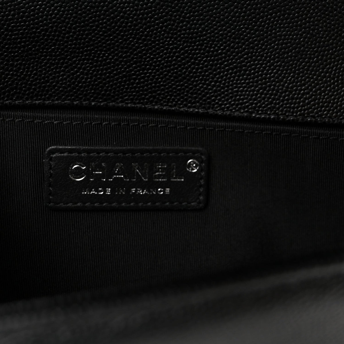Caviar Quilted Medium Boy Flap Black